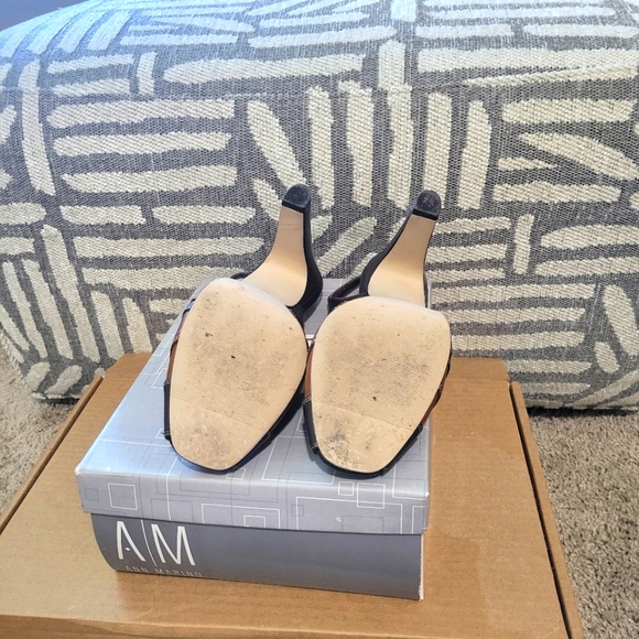 Women's Open-Toed Heels - Picture 4 of 4